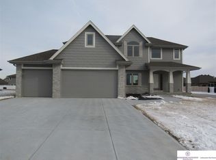 11619 S 110th Ave, Papillion, NE 68046