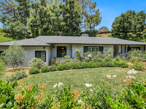 4th image of 1095 Sierra Madre Villa Ave