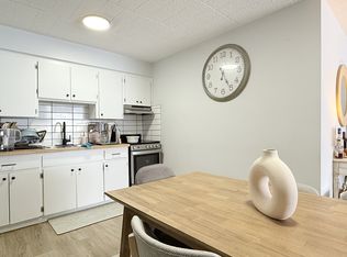 360 Tecumseh Rd W UNIT 202, Windsor, ON