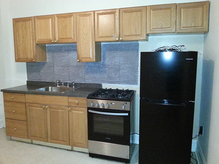 244 S 44th St #2F — Photo 18