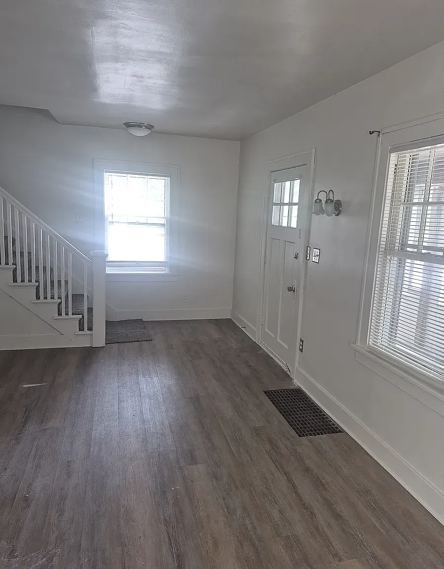 3 bed, 1.5 bath, 1080 sqft, $1,250 — Photo 4