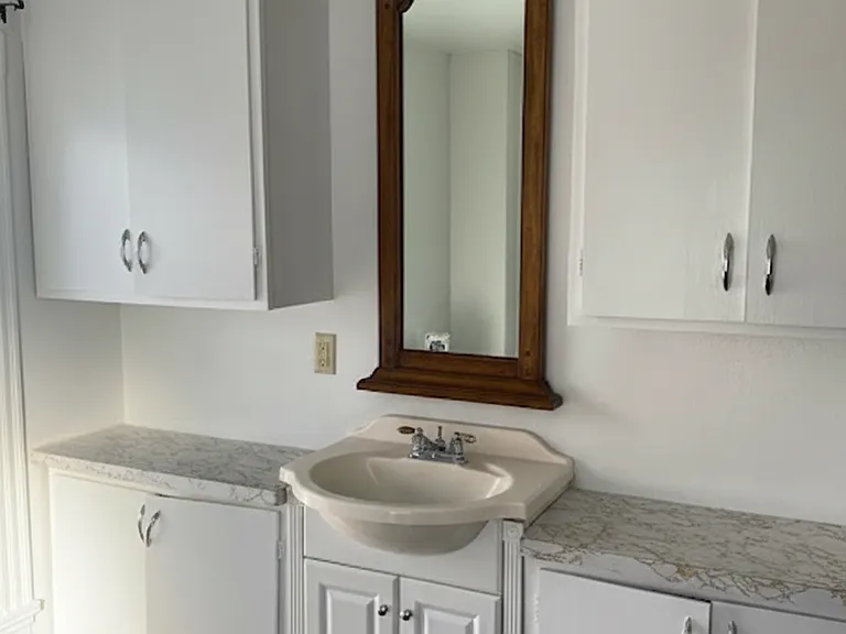 upstairs full bath