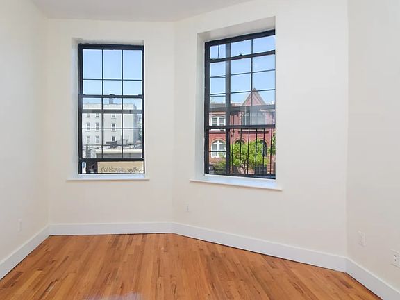 4th image of 654 Park Pl APT 2rf