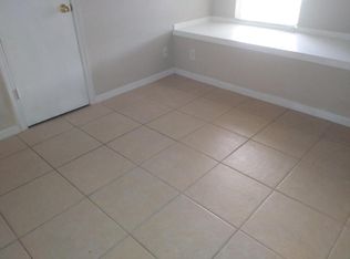 481 NE Camelot Dr, Port Saint Lucie, FL 34983