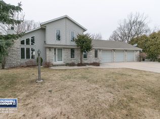 2895 Bay Settlement Rd, Green Bay, WI 54311