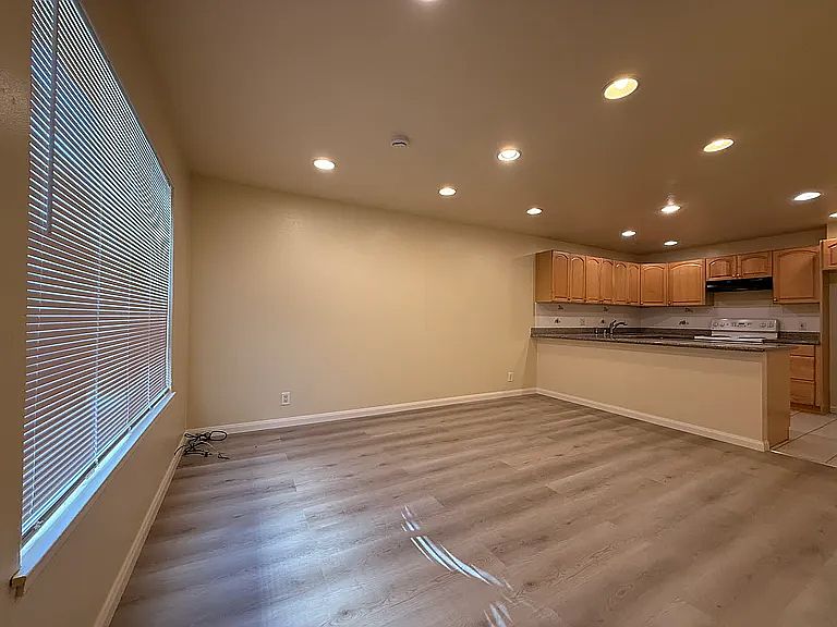1st image of 677 Villa St APT 4