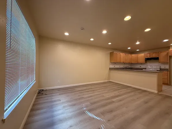 677 Villa St APT 4, Daly City, CA 94014