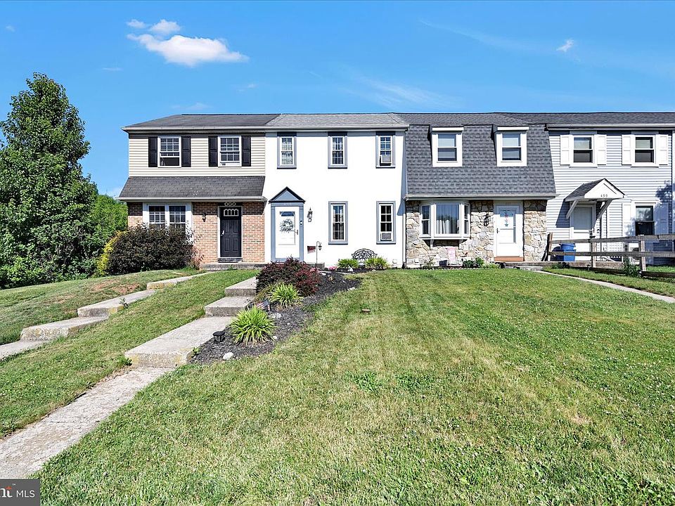 1st image of 495 Manor Pl