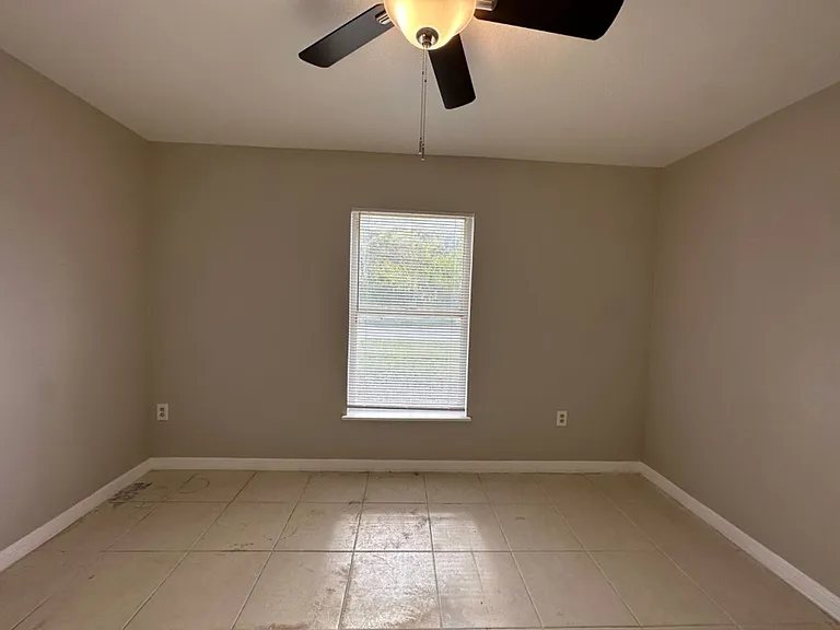 1123 Doncaster Ct — Photo 15