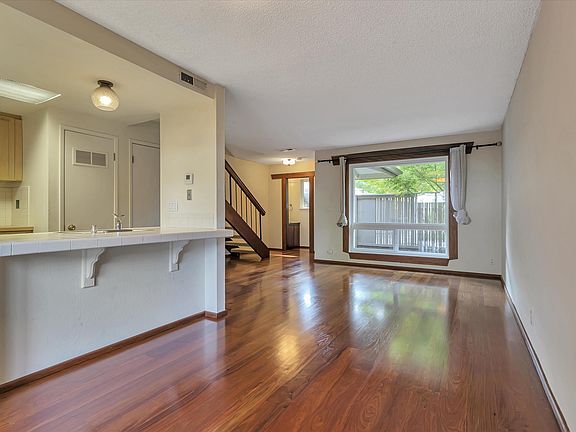 5th image of 135 Palo Verde Ter