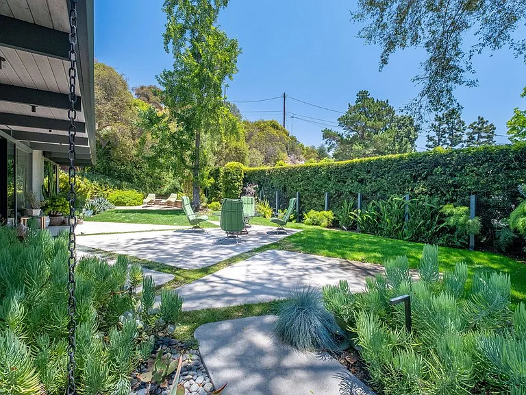 8967 Wonderland Park Ave — Photo 43