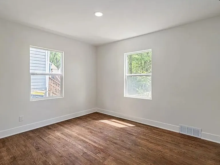 6111 W 58th St — Photo 11