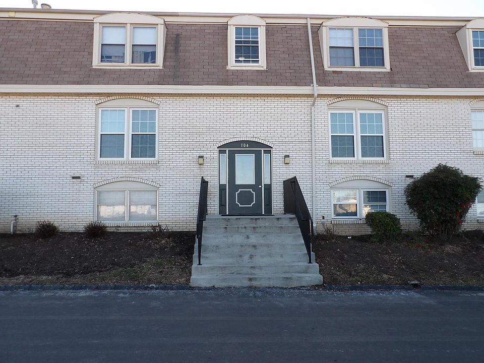 1st image of 104 Hanley Ln #8