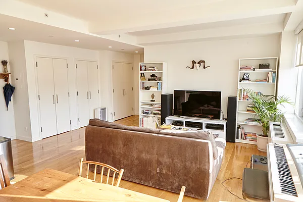 Rented by FAR Property Management | media 18