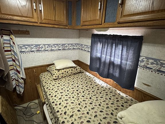 5th image of 466 Bay Breeze Dr