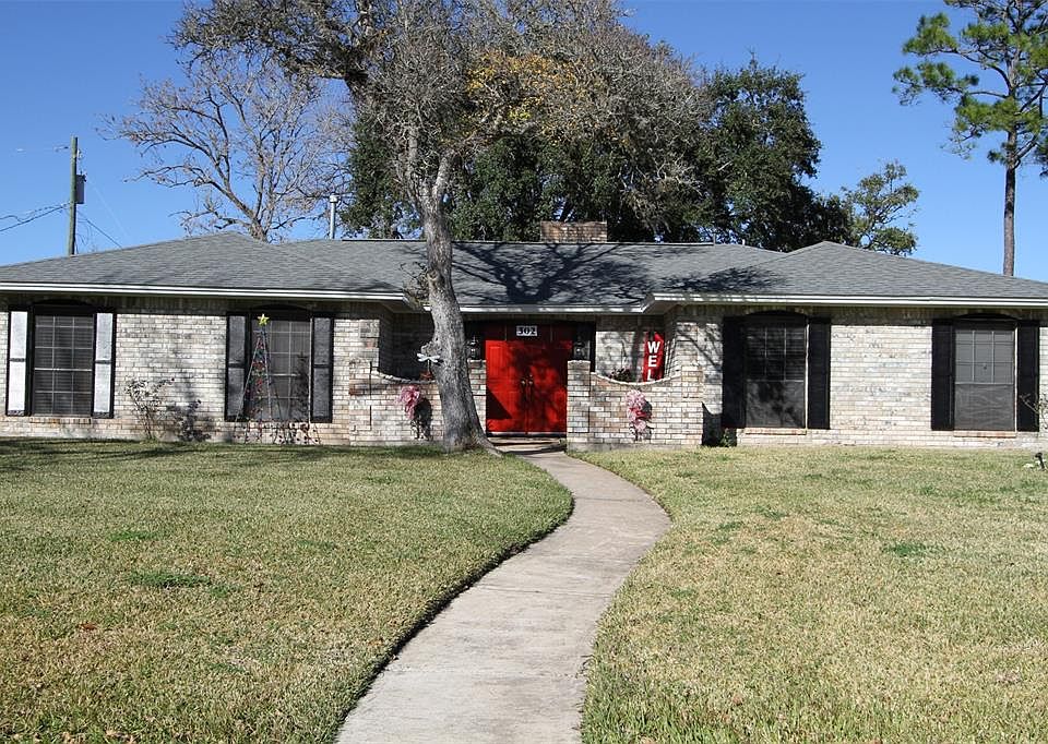 1st image of 302 S Yaupon St