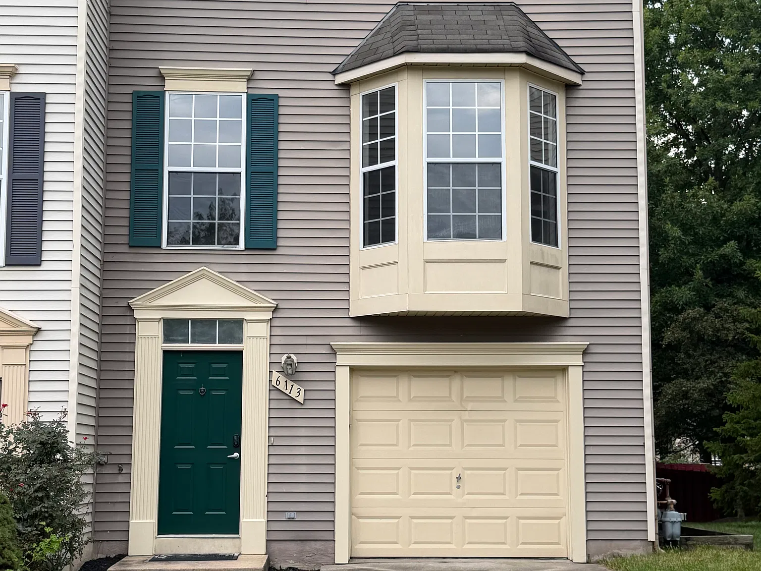 3 bed, 2.5 bath, 1860 sqft, $3,300 — Photo 2