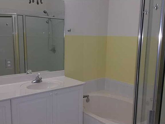 4th image of 5583 NW 112th Pl