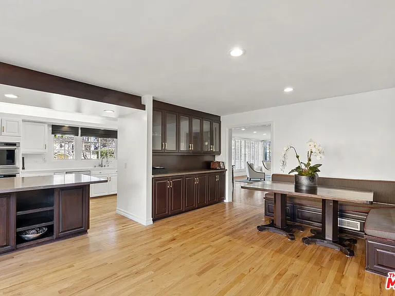 1233 Corsica Dr — Photo 5