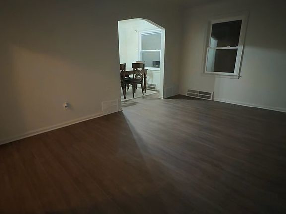 5th image of 7751 Grandmont Ave