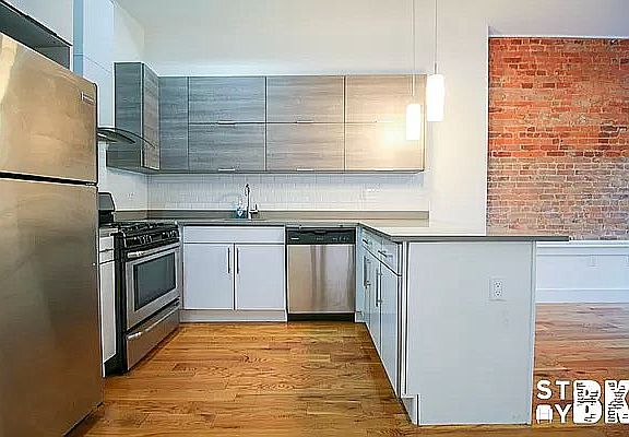 3rd image of 891 Lafayette Ave #3A