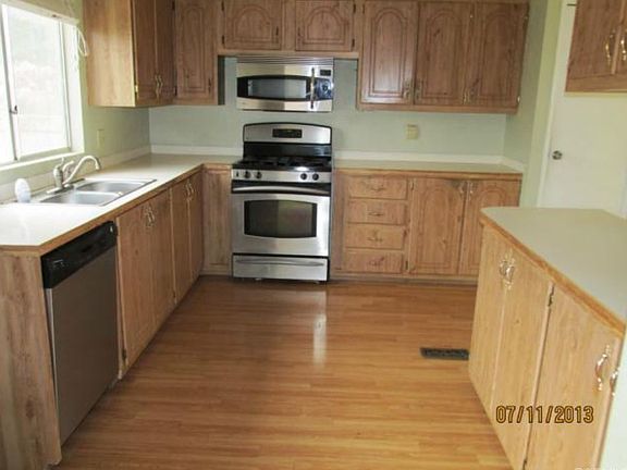 4th image of 1234 Bishop Dr