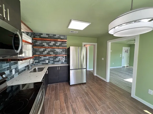 6815 FM 2673 — Photo 10