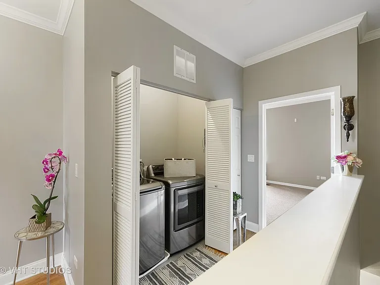 2041 W Warren Blvd #A — Photo 22