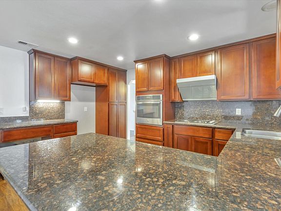 4th image of 9724 Hickock Dr