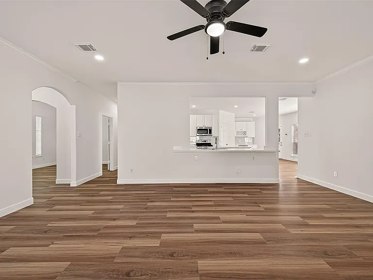 2834 Martina Dr — Photo 12