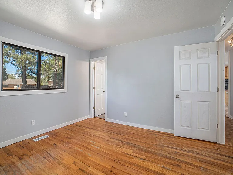 7 Robertson Rd — Photo 7