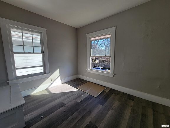 5th image of 1905 N Indiana Ave