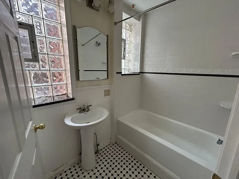 706 S 5th St #2 — Photo 7