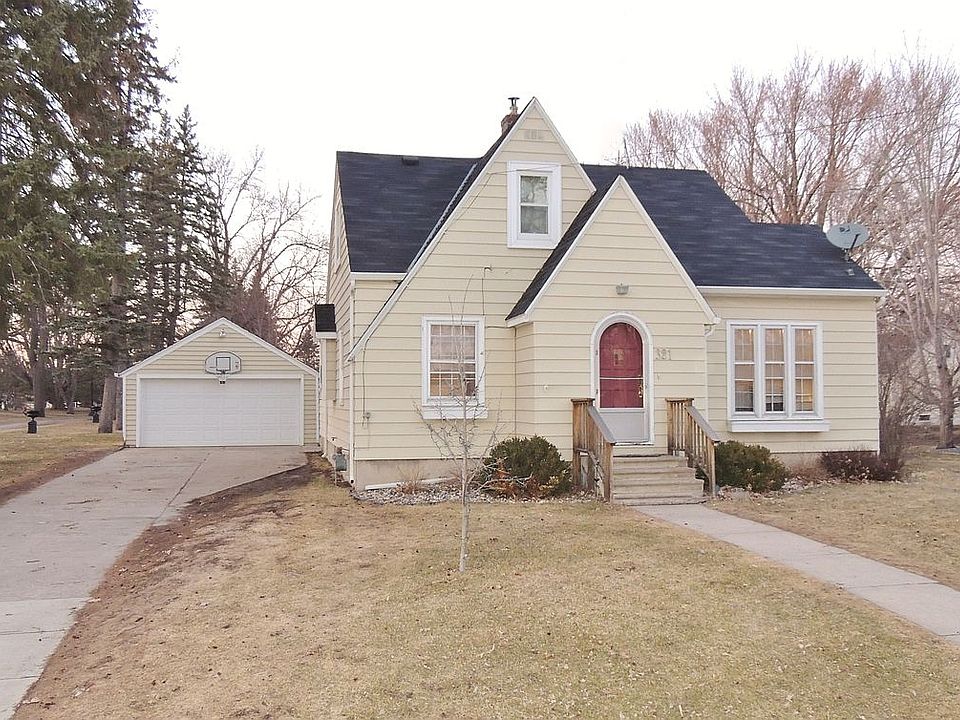 1st image of 321 William Ave W