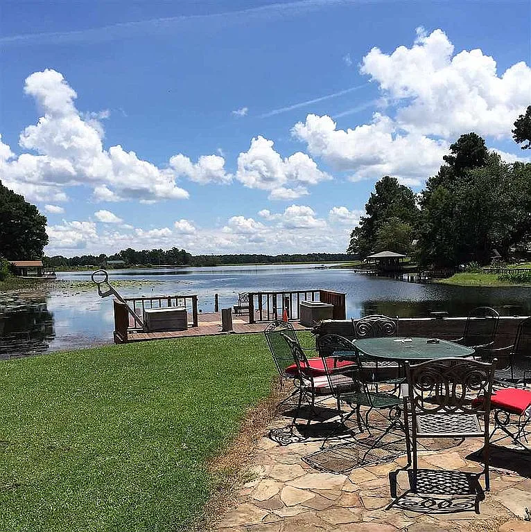 385 Robinhood Trl photo 1