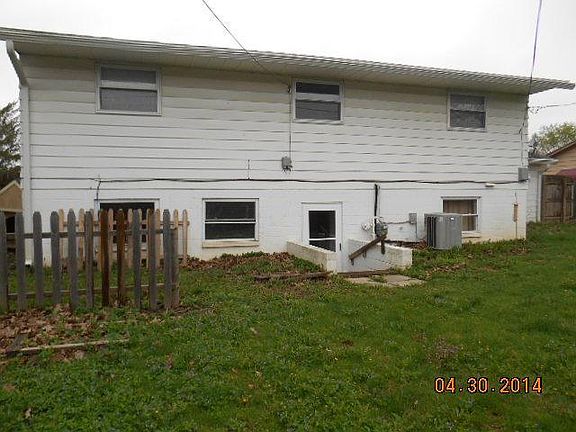 2nd image of 402 Falcon Dr