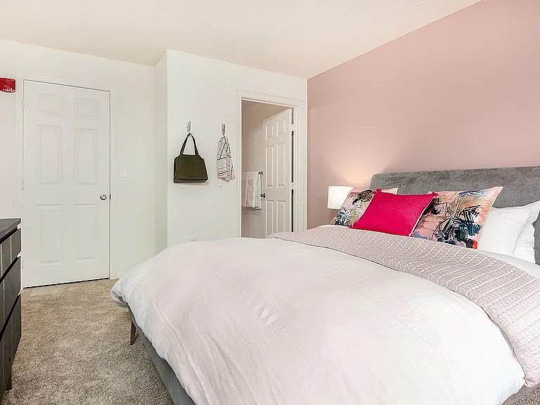 Essex Apartment Homes — Photo 10