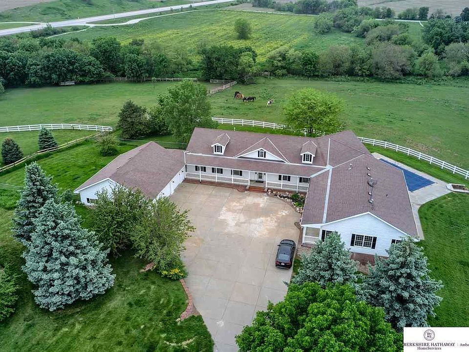 1st image of 20202 Lindale Dr