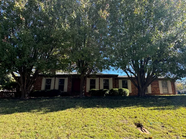 1427 Lake Valley Rd, Macon, GA 31210