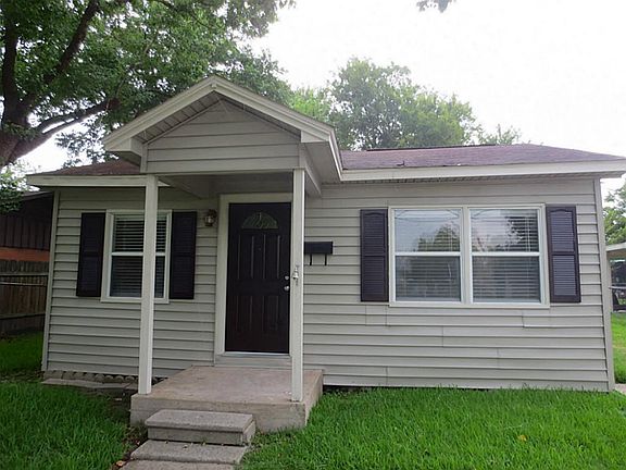 2nd image of 1121 Ivy Ave