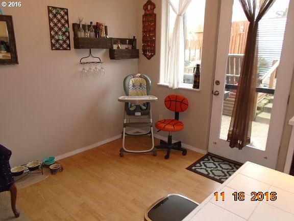 5th image of 5854 SE Woodland Dr