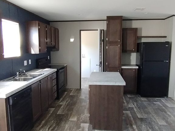 4th image of 129 Pineland Ave #164