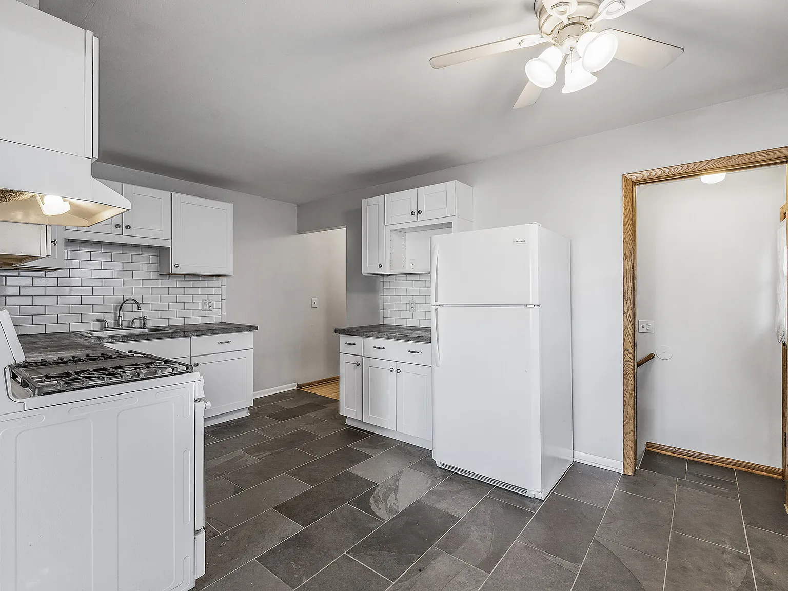 3 bed, 1800 sqft, $1,895 — Photo 4