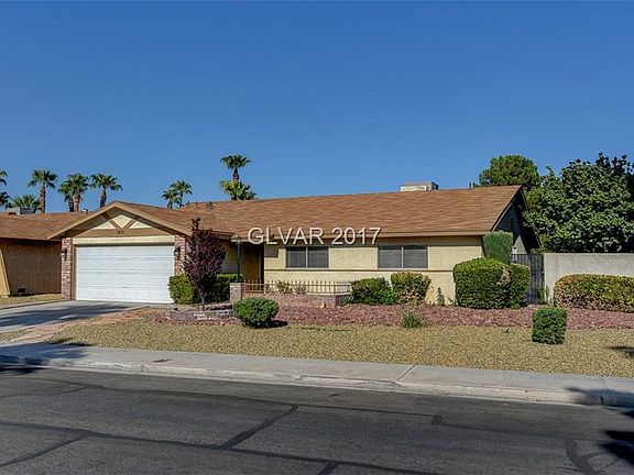 3rd image of 1801 Gatewood Dr