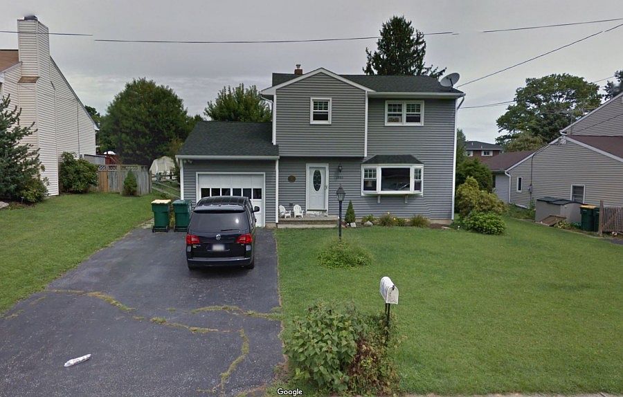 2nd image of 2865 Washington St