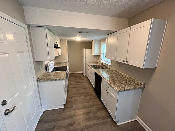 5th image of 1009 Foxe Basin Dr