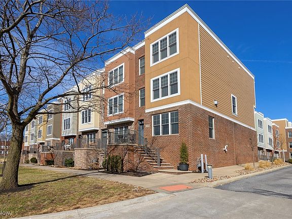 2nd image of 1351 W Clifton Blvd