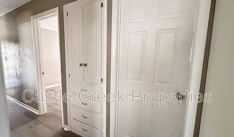 1803 Fox Ave — Photo 10