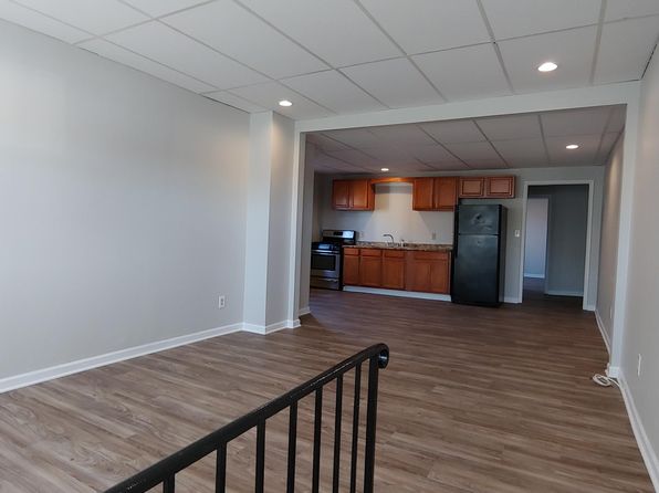 697 Englewood Ave APT B