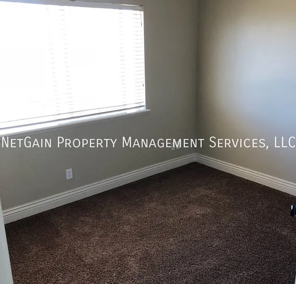 576 W 1045 N #B9 — Photo 8